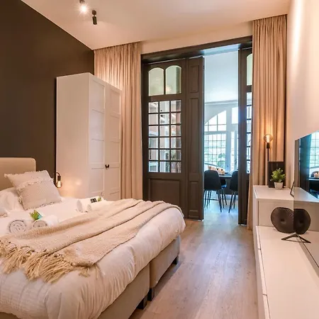 Beautiful For 6 Persons On Top Location In *